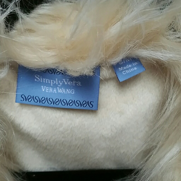 Simply Vera Fur Vest S/M.  NWT. - Picture 2 of 5